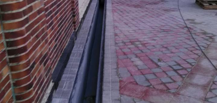 Goteras, humedades… son algunos de los grandes enemigos de cualquier edificio. En reformas Dalso sabemos cómo acabar con ellas.