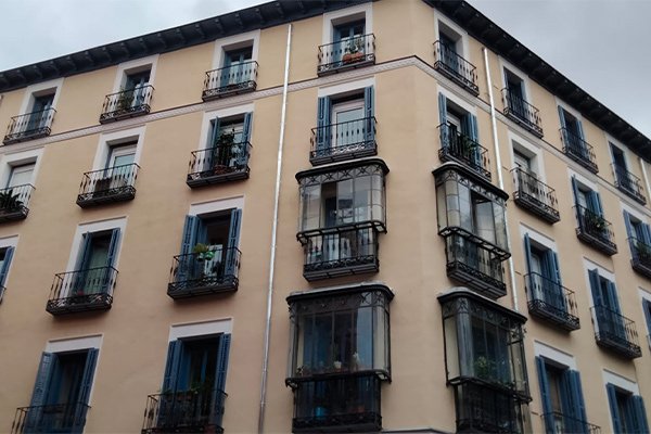 La fachada de un edificio es su carta de presentación. Conoce nuestra rehabilitación de fachada en Alcalá de Henares.