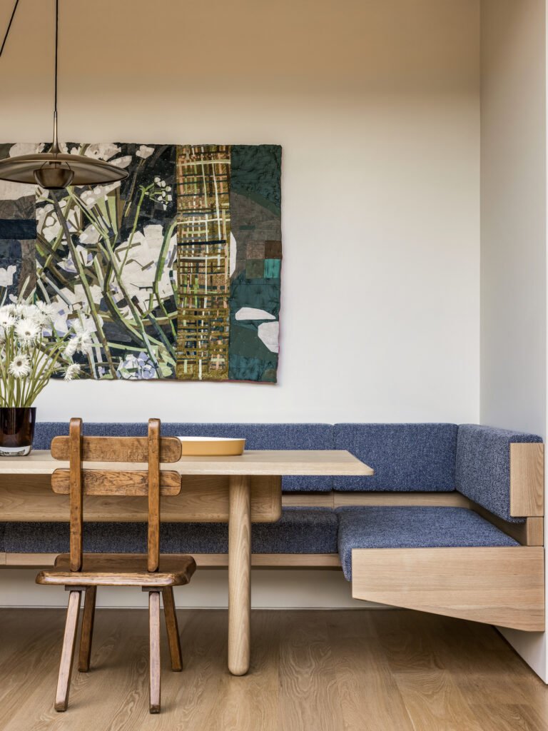 Descubre cuál es la mejor pintura para interiores según cada estancia, el acabado y el uso. Guía para elegir y pintar con éxito.